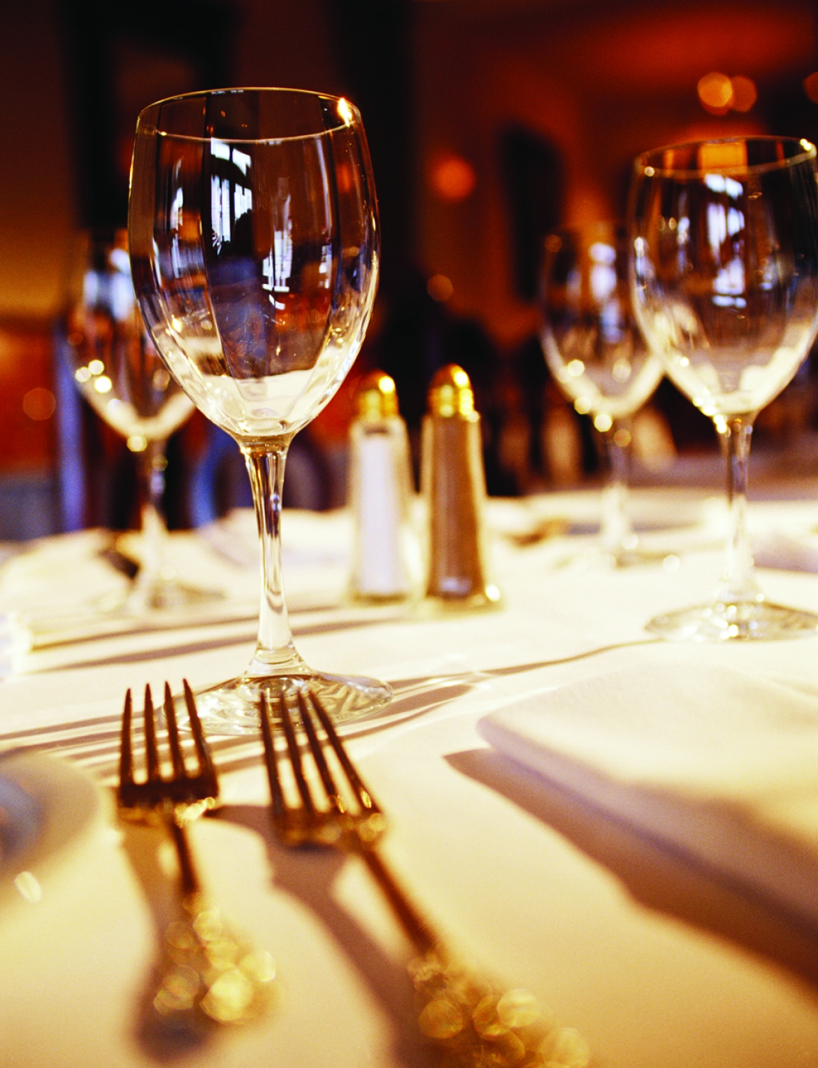How to Host a Successful Business Dinner | GraFitz Group Advertising Agency
